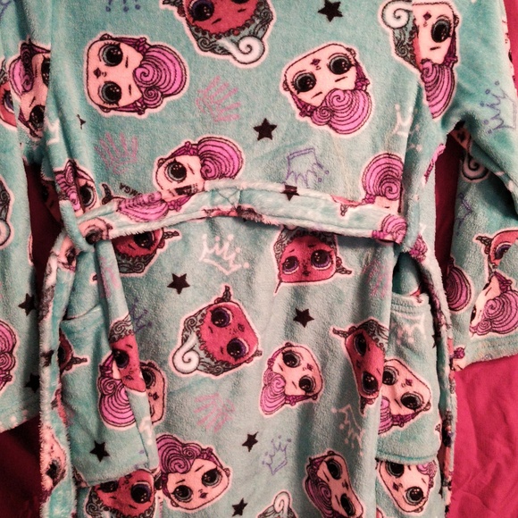 LOL Robe - Picture 5 of 6